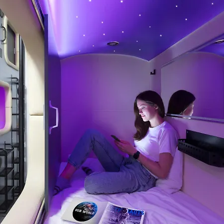 Capsule Hotel Constellation 89-2